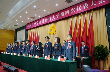 1734401931238027664.jpg 开幕唱国歌 新闻新.jpg